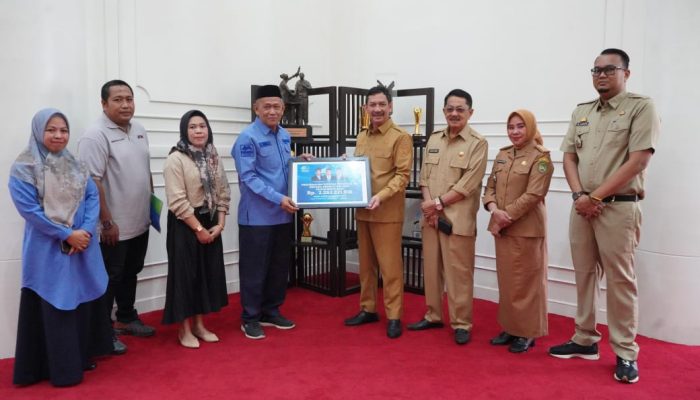 Perumda Tirta Mangkaluku Serahkan Dividen Sebesar Rp.2.252.221.919, Kepada Pemkot Palopo