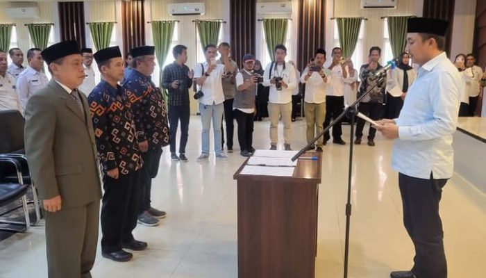 Bupati Luwu Utara Andi Abdullah Rahim Lantik Pj Sekda, Direktur dan Dewas Perumda Simpurusiang