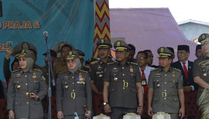 Bupati Luwu Hadiri Gelar Pasukan Peringatan HUT Satpol PP Le-75 dan Satlinmas Ke-63 di Wajo