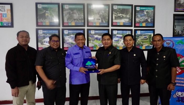 Direktur Utama Perumda TM Palopo Terima Kunker Ketua DPRD Kota Pare-Pare Bersama Rombongan