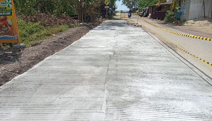 Perlancar Akses Transportasi, PT BMS Lakukan Perbaikan Jalan Bakau di Balandai