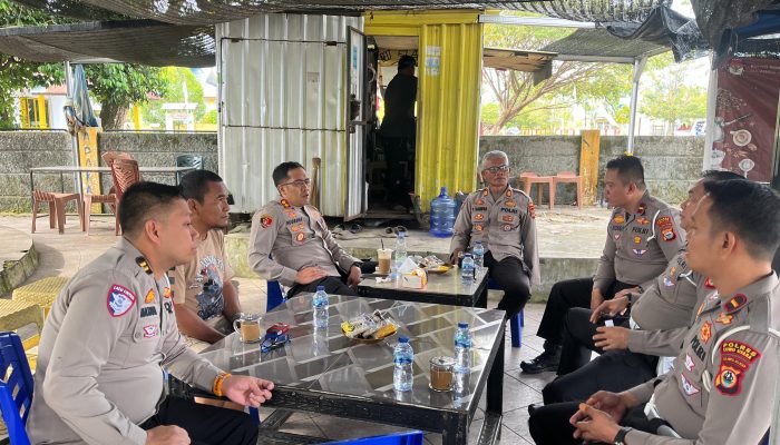 Jalin Silaturahmi, Kapolres Luwu Utara Ngopi Pagi Bersama Wakapolres dan PJU di Warkop COD Masamba