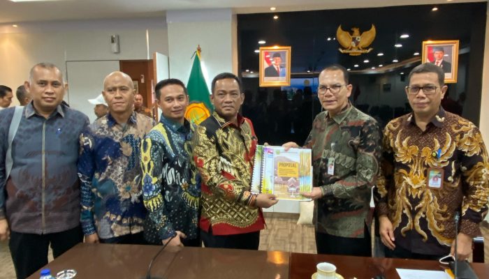 Bahas Perbaikan Irigasi dan Peningkatan Cacao, Bupati dan Ketua DPRD Luwu Hadiri Rakor dengan Menteri Pertanian RI