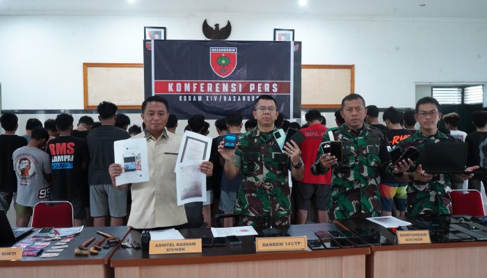 Danrem 141/TP Hadiri Konferensi Pers Kodam XIV/Hsn di Kota Makassar Terkait Sindikat Penipuan Online Di Sidrap
