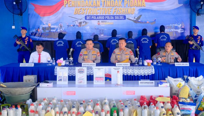 Gelar Konferensi Pers, Ditpolairud Polda Sulsel Ungkap Kasus Penangkapan Ikan Dengan Cara Merusak