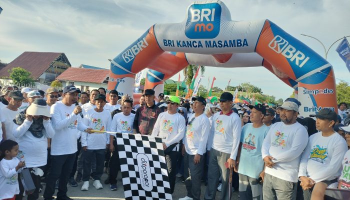 Bupati Andi Rahim Lepas Ribuan Peserta Jalan Santai Dalam Rangka HUT XXVI Luwu Utara