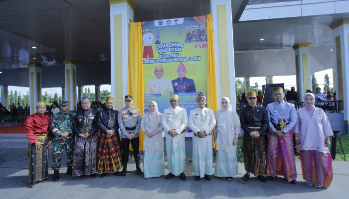 Peringati Hardiknas 2025, Bupati dan Wakil Bupati Luwu Launching Program Pembagian Seragam Gratis Plus