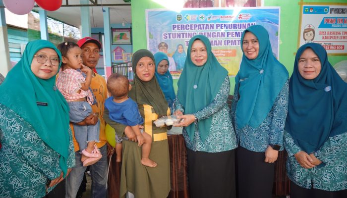 Intervensi Percepatan Penurunan Stunting, Ketua TP-PKK Luwu Kunjungi Posyandu Raflesia di Desa Bassiang Timur