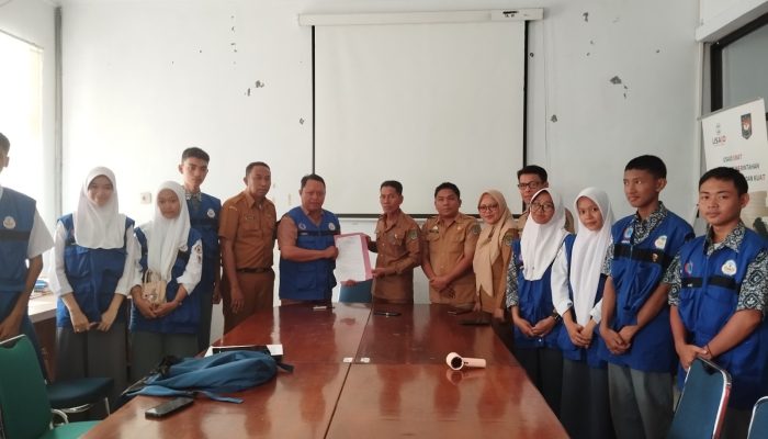 PIK-R Generik SMA 4 dan Diskominfo Jalin Kerja Sama Program Literasi Digital