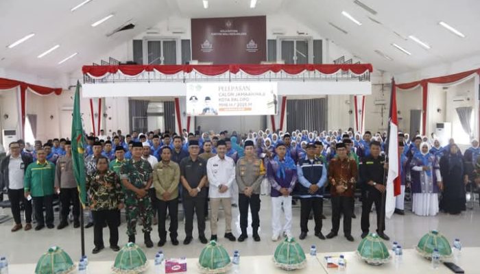 Pj. Wali Kota Palopo Lepas 105 Orang Calon Jamaah Haji kota Palopo