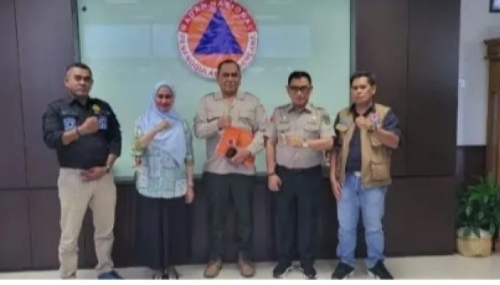 Didampingi Kalaksa BPBD dan Kabidnya, Bupati Luwu Utara Serahkan 3 Proposal Permohonan Bantuan ke BNPB RI