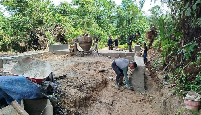 Pembangunan Plat Duiker Hampir Rampung, Satgas TMMD ke-124 Bersama Warga tetap Semangat Bekerja