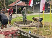 Bersama Warga, Personil Satgas TMMD 124/Kodim 1403/Palopo Gotong Royong Bangun Fasilitas Olahraga di Desa Pincara
