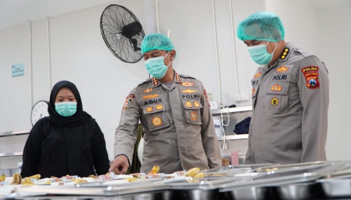 Polda Jatim Dukung Asta Cita Salurkan Ribuan Porsi Makanan Bergizi Gratis Untuk Pelajar