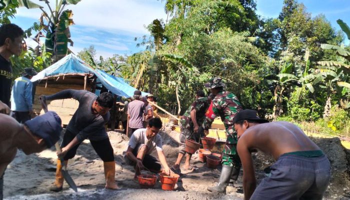 Tulus Ikhlas, Babinsa Koramil 1403-05/Bastem Gotong Royong Bantu Bangun Rumah Warga Binaan