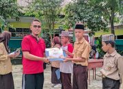 Meriah! Penerimaan Rapor MTs DDI Masamba Diwarnai Pemberian Penghargaan bagi Siswa Berprestasi