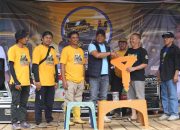 Bupati Luwu Ramaikan dengan Pembagian Hadiah Undian Doorprize dan Medali Pada Event Latimojong Explore 2025