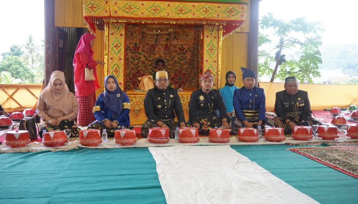 Peringati Hari Jadi Kabupaten Luwu Ke-66, Pemkab Luwu Adakan Ritual Budaya Mappacekke Wanua
