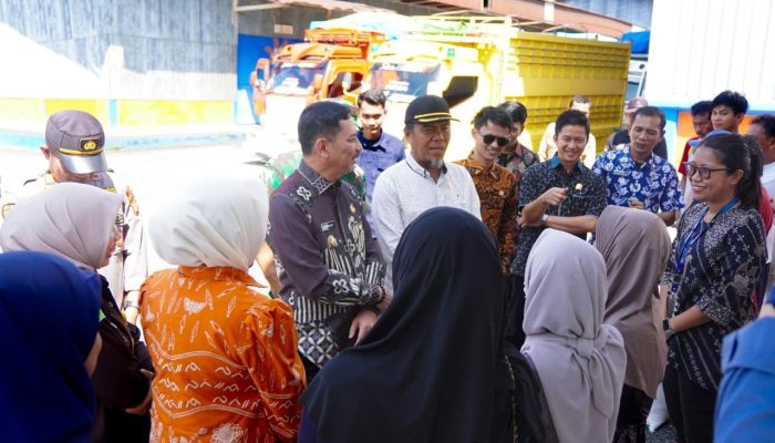 Pj. Wali Kota Palopo Hadiri Pelepasan Penyaluran Bantuan Pangan Beras Provinsi Sulsel