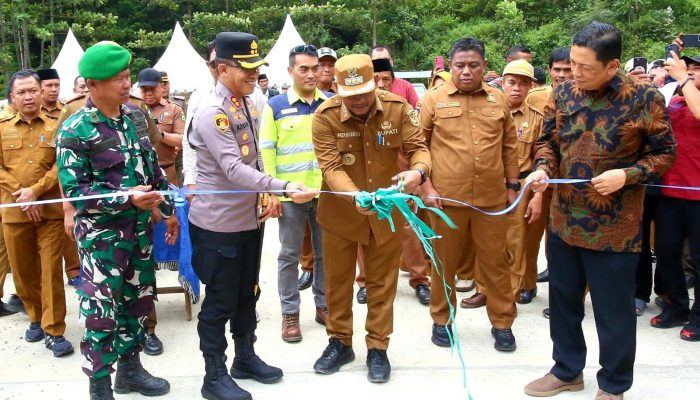 Direktur Utama MDA Bersama Bupati Luwu Resmikan Dua Jembatan Permanen di Desa Kadundung dan To’Baru