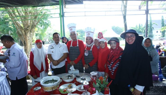 Bupati Luwu Buka Lomba Masak Kapurung Dalam Rangka Semarakkan HUT ke-80 RI