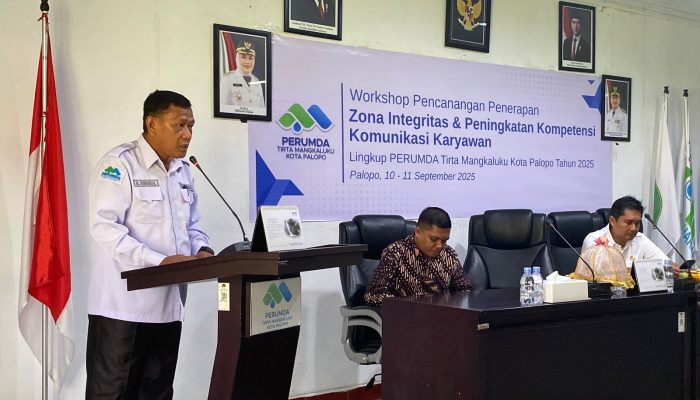 Direktur Utama Perumda TM Kota Palopo Buka Workshop Pencanangan Penerapan Zona Integritas dan Peningkatan Kompetensi Komunikasi Karyawan