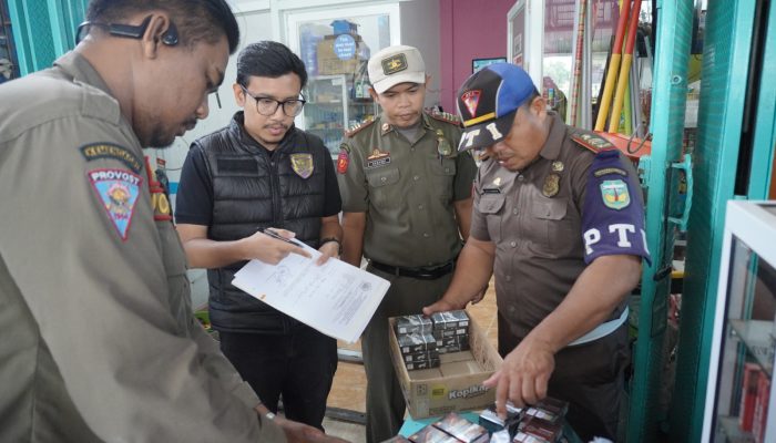 Bea Cukai Malili Bersama Satpol PP Luwu Amankan 75 Slop Rokok Ilegal berbagai Merk Dalam Operasi Pasar