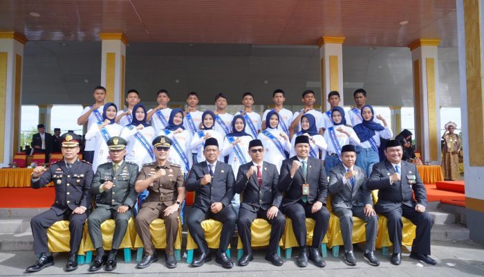Pemkab Luwu Gelar Upacara Hari Sumpah Pemuda ke-97 Tahun 2025, Bupati Serahkan Sertifikat Kepada Pelajar Berprestasi