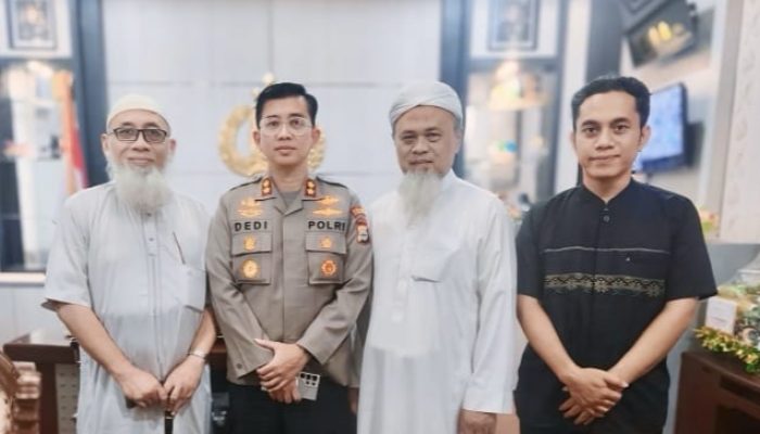 Kapolres Palopo Silaturahmi Dengan Pengsuh Ponpes Asal Magetan