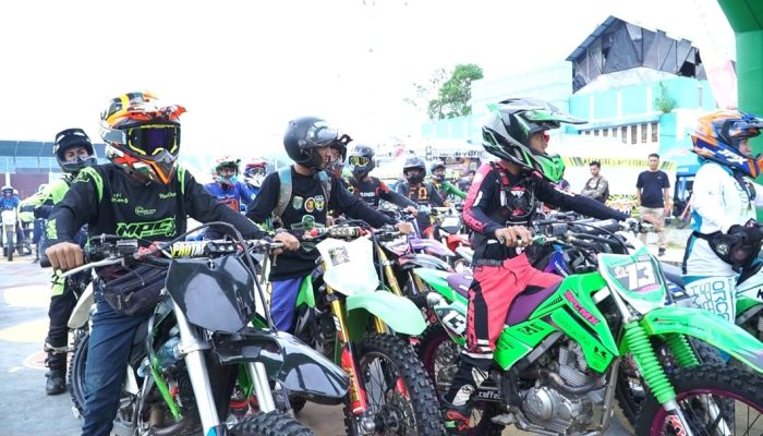 Peringati Hari Juang TNI AD, Ratusan Rider Ikuti Event trail adventure Jelajah Alam Sendana di Palopo