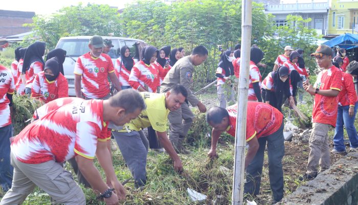 Bupati Luwu Pimpin Gerakan Jumat Bersih