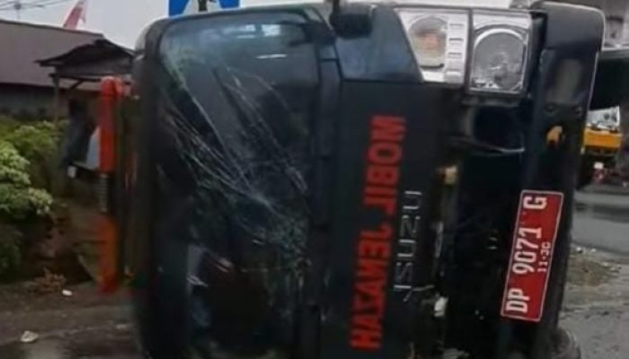 Gegara Hindari Motor, Ambulans Bawa Jenazah dari Lutim Terbalik di Luwu