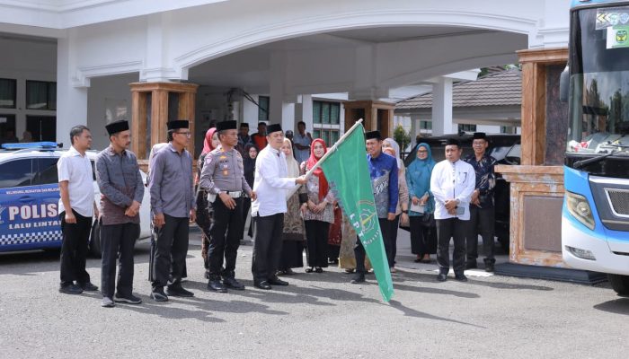 Pelepasan Kafilah MTQ XXXIV, Pj. Sekda Luwu Harapkan Raih Prestasi dan Harumkan Daerah