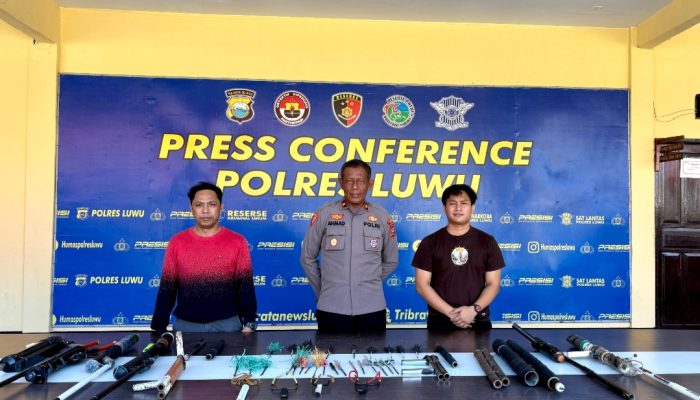 Warga Walenrang Serahkan Puluhan Senjata Rakitan, Polres Luwu Perkuat Pendekatan Humanis Jaga Kamtibmas